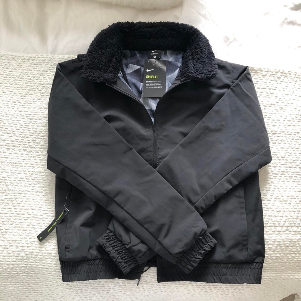 Nike windbreaker jacket black small water resistant